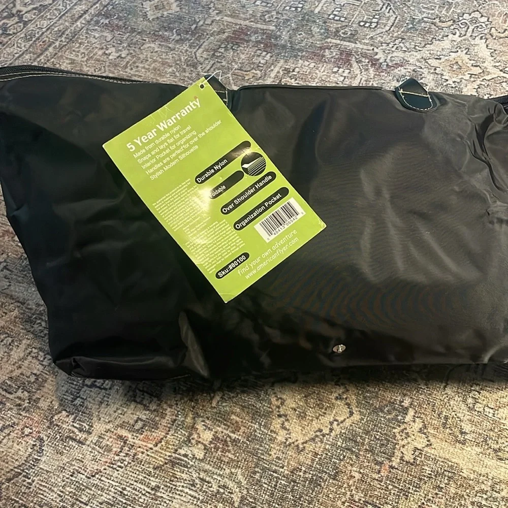 NWT Large Black Nylon Tote Bag Zip Top Work Travel Shoulder Bag Lightweight